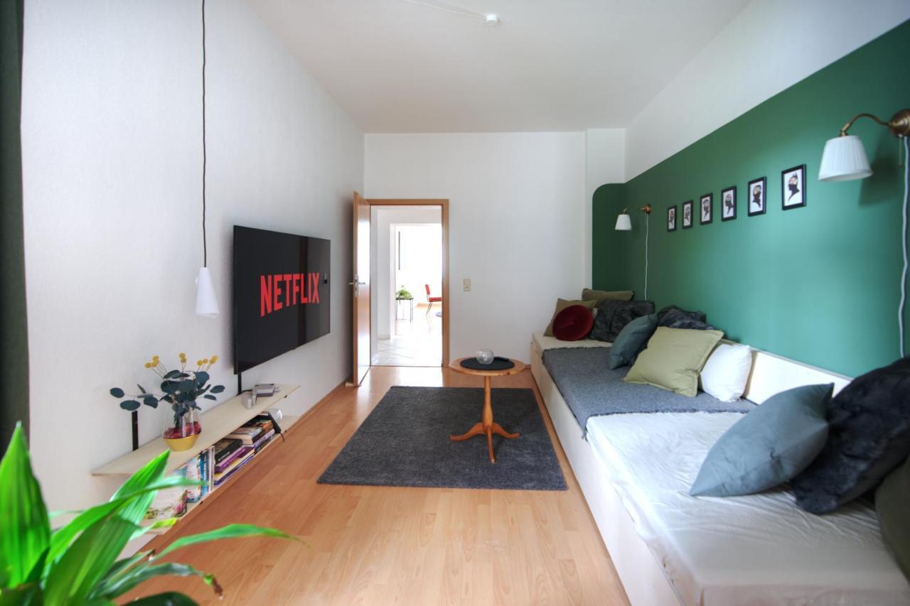 Vonbehling Boutique Apartment Mit 65Zoll Tv Und Designerstuecken Halle  Exterior foto