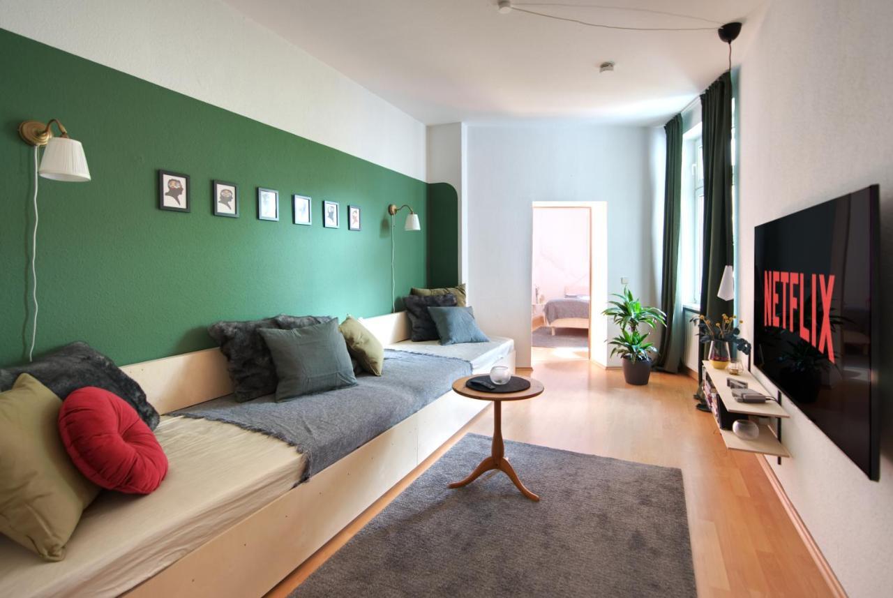 Vonbehling Boutique Apartment Mit 65Zoll Tv Und Designerstuecken Halle  Exterior foto
