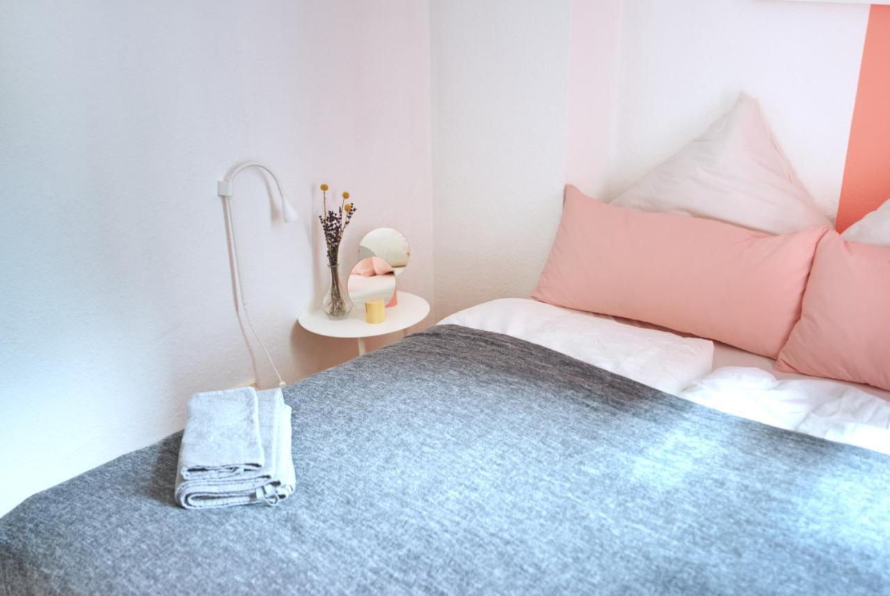 Vonbehling Boutique Apartment Mit 65Zoll Tv Und Designerstuecken Halle  Exterior foto